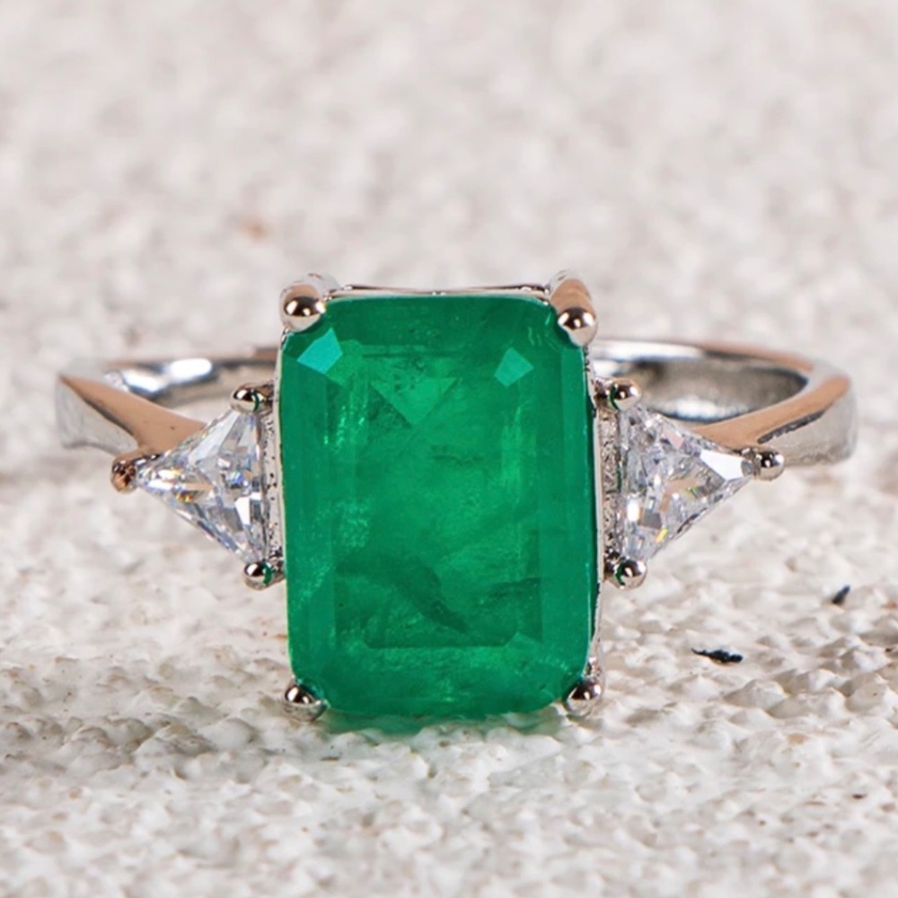 ❤️  Lab Created Emerald & White Sapphire Ring in Sterling Silver, Ring Size: